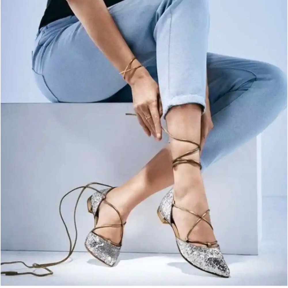 STUART WEITZMAN
Gilligan Lace-Up d'Orsay Flat, Pyrite Nocturne